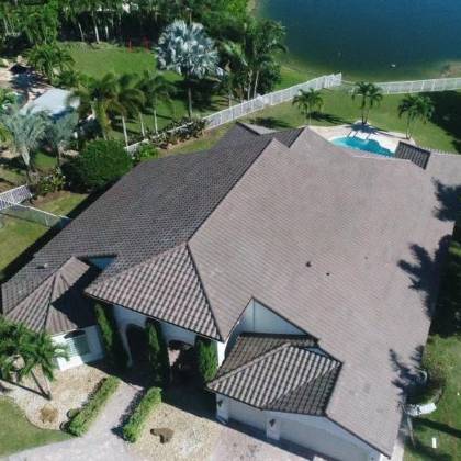 Photo of the finished roof posted by Raul M. with their Google review
